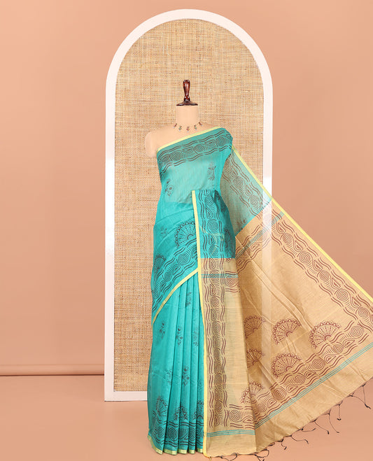 Rama Khadi Cotton Saree, Adorned with Flower Motifs, Printed Border, Contrast-Printed Pallu, and a Contrast Blouse