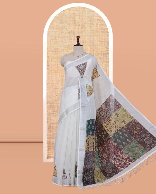 Cream Linen Cotton Saree, Mesmerized with Triangle Motifs Print, a Zari Border, Printed Pallu, and a Contrast Blouse