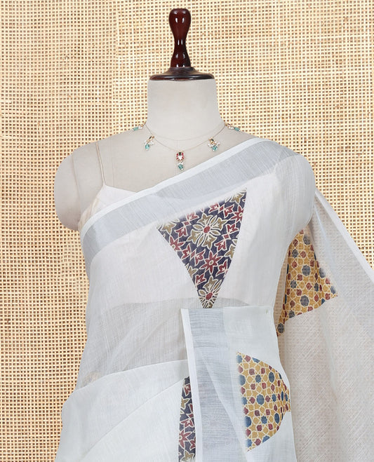 Cream Linen Cotton Saree, Mesmerized with Triangle Motifs Print, a Zari Border, Printed Pallu, and a Contrast Blouse