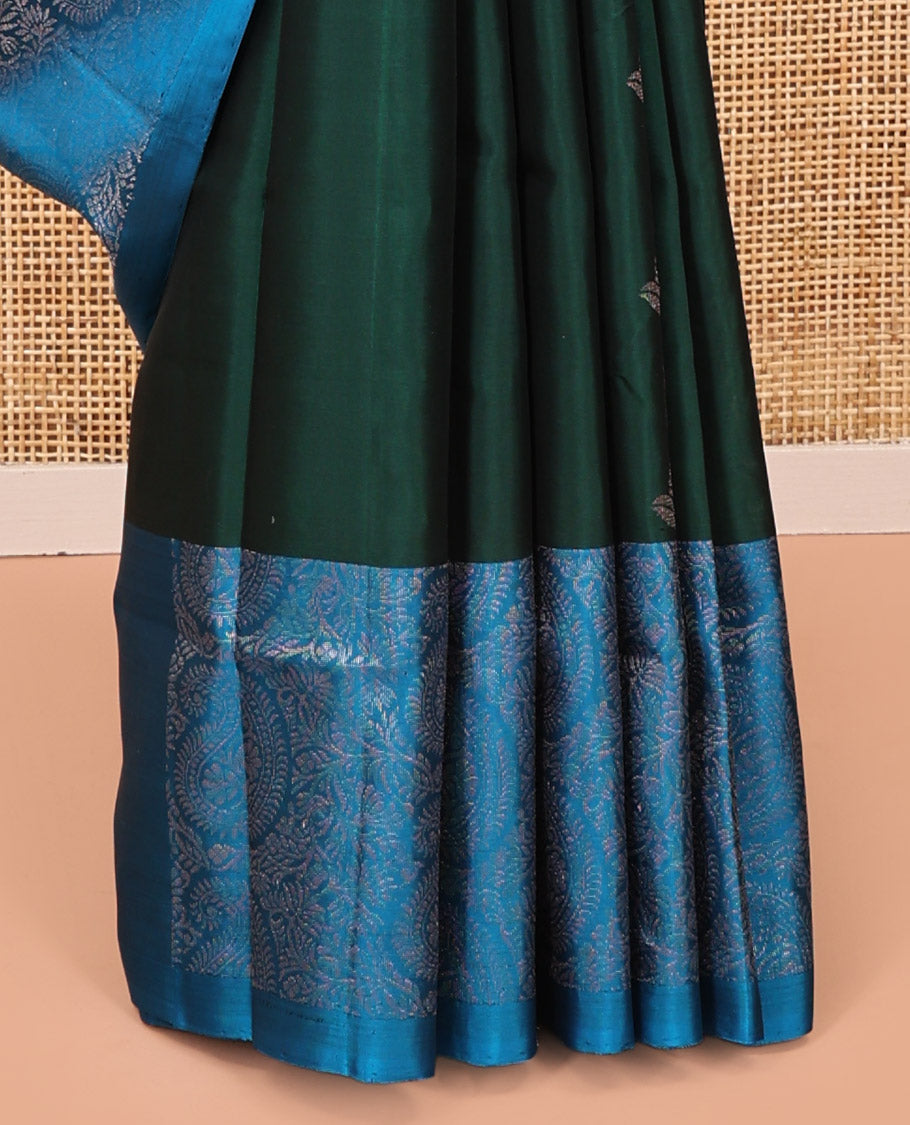 Green Mayuri Lite Silk Mix Saree, Detailed with Zari Buttas on Its Body, Complemented by a Contrast Border of Manga Designs, Pallu of Manga Designs, and Paired with a Contrast Blouse