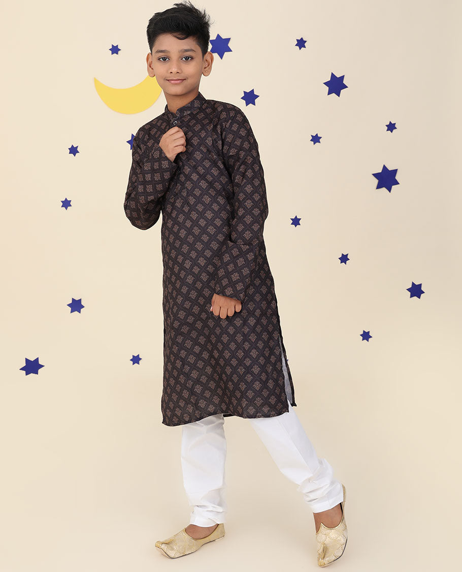 Green cotton kurta set features ogee patterned full-sleeve kurta & contrast pants