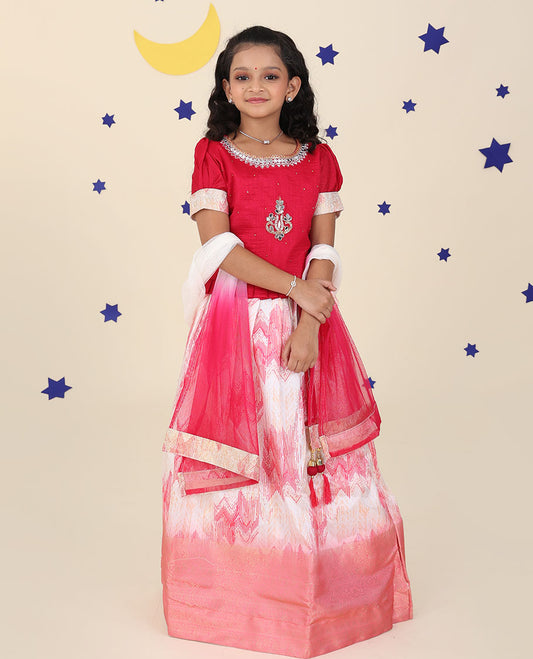 Cream cholly set features ogee printed & traditional border skirt, contrast embroidered puff-sleeve blouse & net dupatta