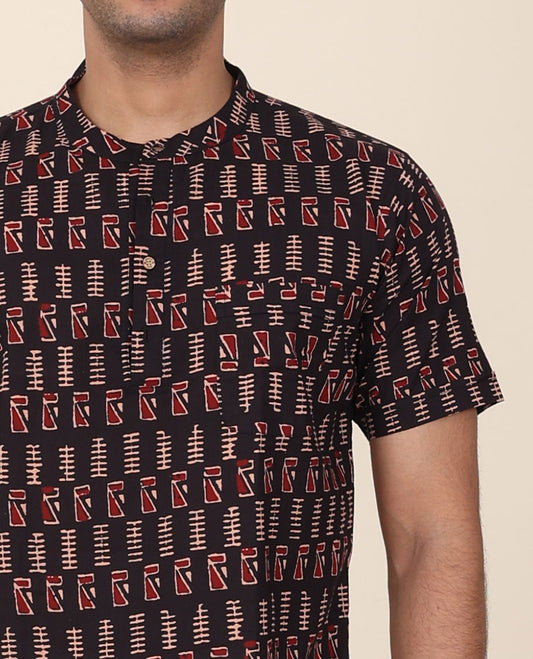 Black unique motifs printed mandarin collared & half-sleeve short cotton kurta