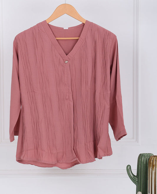 Pink crushed-style deep front V-neck & 3/4th sleeve georgette top
