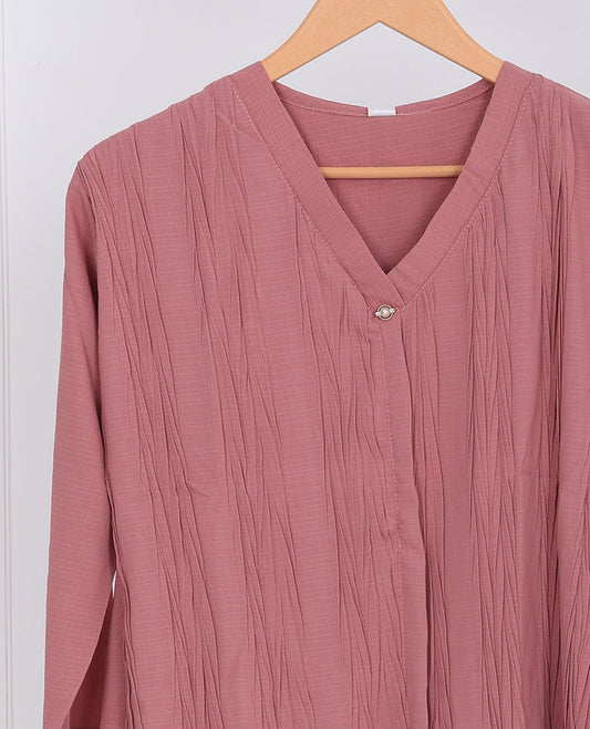 Pink crushed-style deep front V-neck & 3/4th sleeve georgette top