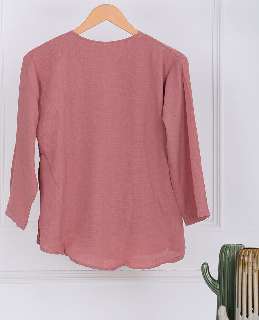 Pink crushed-style deep front V-neck & 3/4th sleeve georgette top