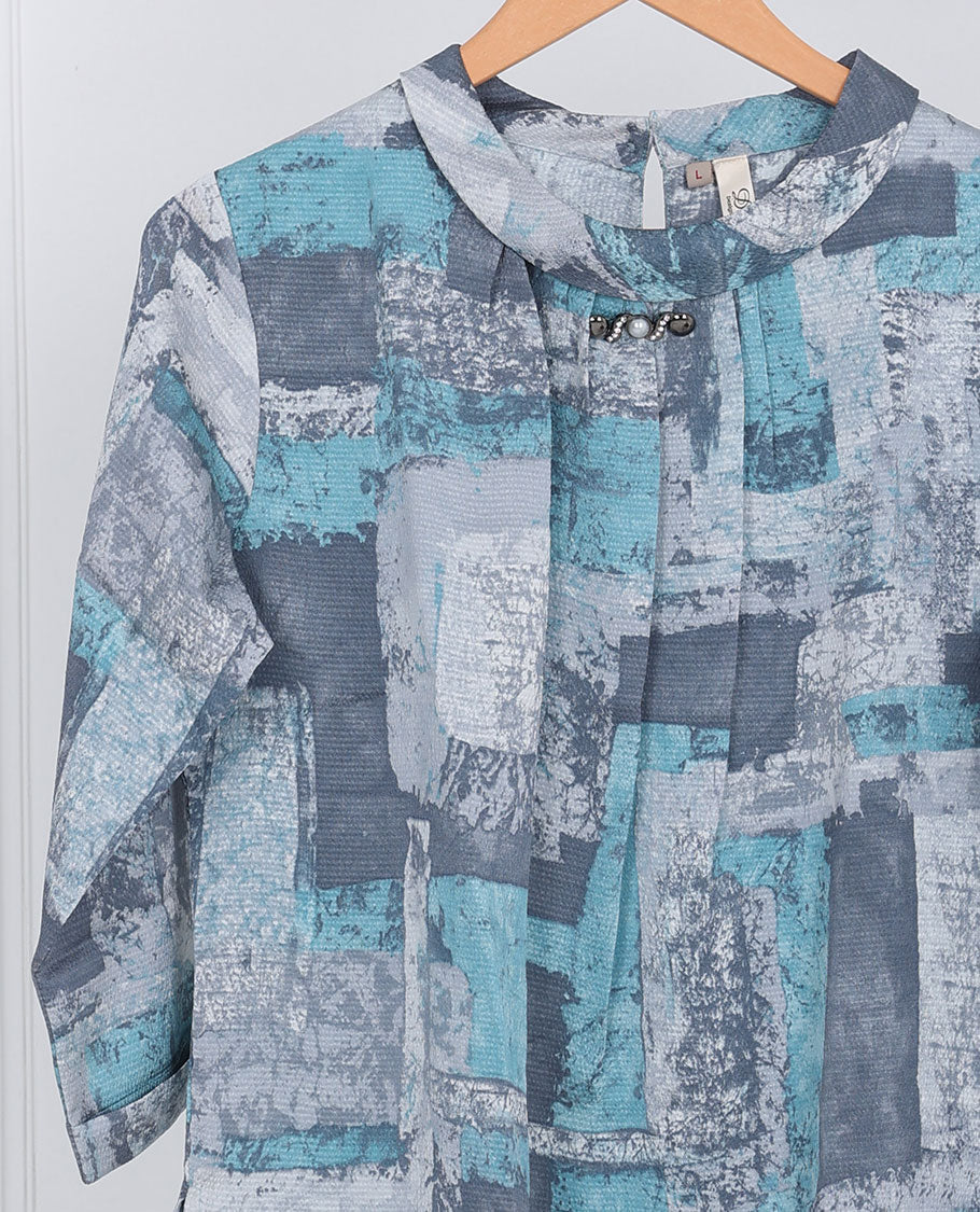 Multi-color abstract-style printed round-neck & 3/4th sleeve top
