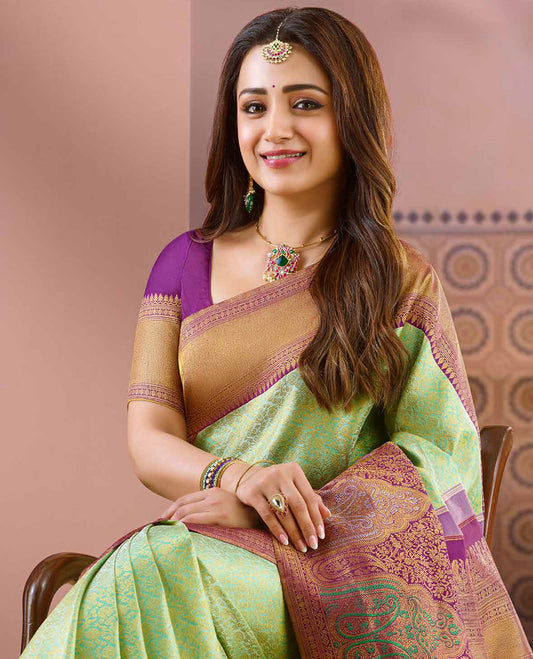 Green floral jacquard silksaree,contrast jaal pallu & korvai meenakari border of thilakam mokku,banaras,muthu,poun,manga