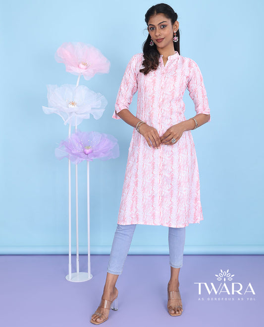 Pink uniquely printed Chinese collar & 3/4th sleeve cotton straight-cut knee-length kurti