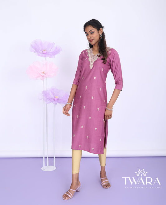 Purple floral motifs & patch embroidered 3/4th sleeve straight-cut cotton below-knee kurti