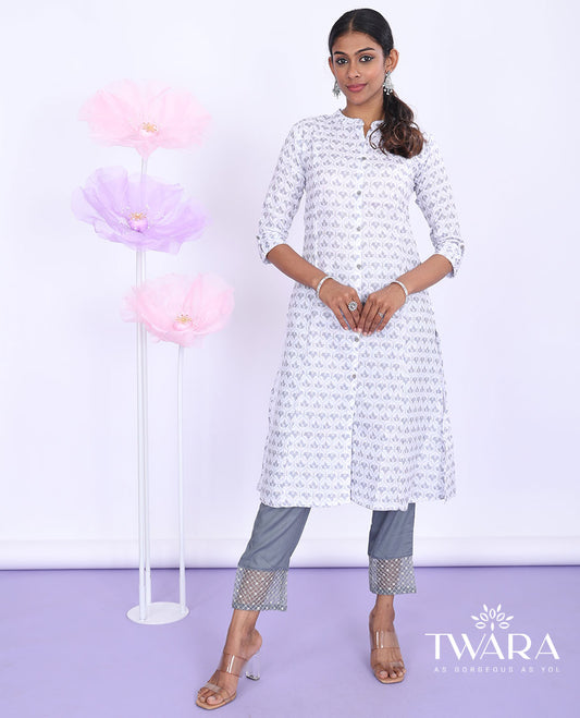Twara cream ogee patterns print Chinese collar with 3/4th sleeve cotton straight-cut below-knee kurti