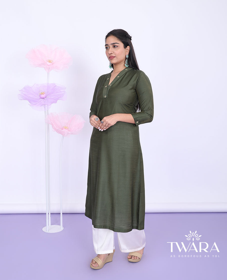 Twara green embroidered v-neck with 3/4th sleeve cotton a-line below-knee kurti