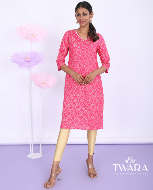 Twara pink argyle print V-neck with 3/4th sleeve rayon straight-cut knee-length kurti