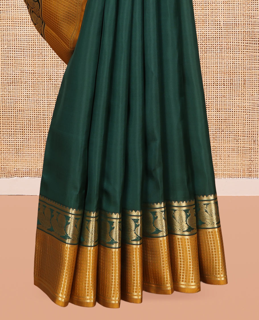 Green Plain Vasundhara Lite Silk Mix Saree, a Contrast Checked Border of Mayil Designs, Grand Pallu, and a Contrast Blouse