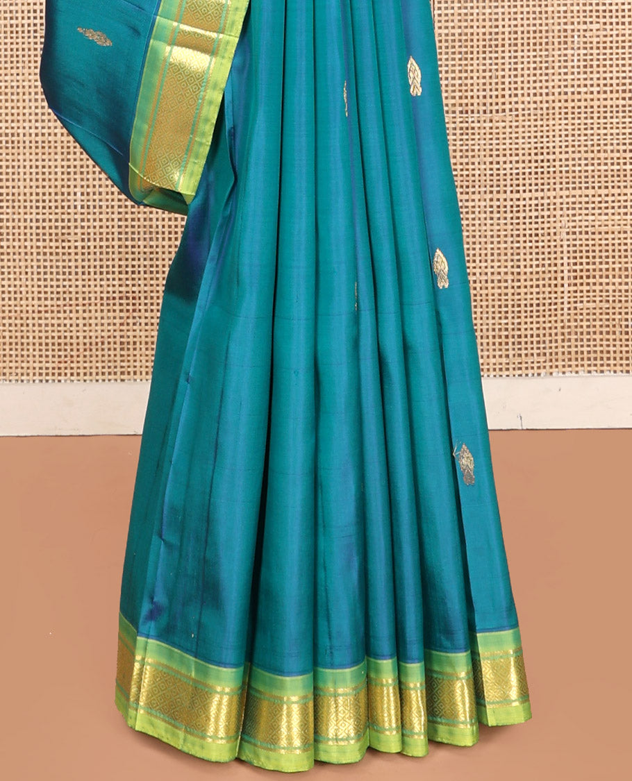 Blue Kanchipuram Silk Saree, Delicately Woven with Zari Buttas, Contrast Border of Banaras, and Mayil Kann, Pallu of Zari Design, and No Blouse