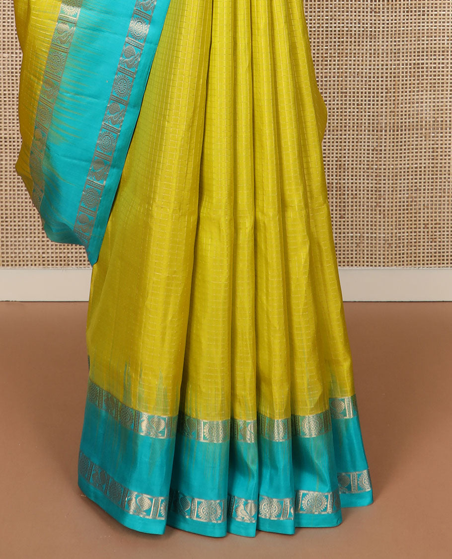 Parrot green checked soft silk saree, contrast annam chakram design rettai pettu border & ogee patterned pallu