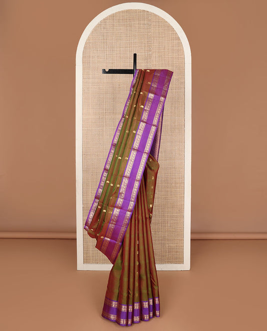 Green manga & poun buttas Kanchipuram silk saree, contrast rettai pettu border of salngai,godhumai kann,manga,neli & rudraksham & jaal pallu