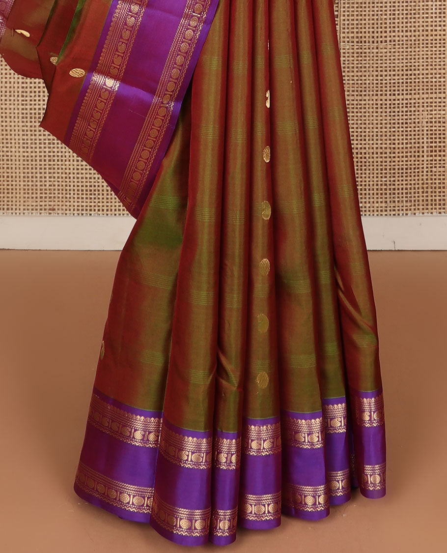 Green manga & poun buttas Kanchipuram silk saree, contrast rettai pettu border of salngai,godhumai kann,manga,neli & rudraksham & jaal pallu