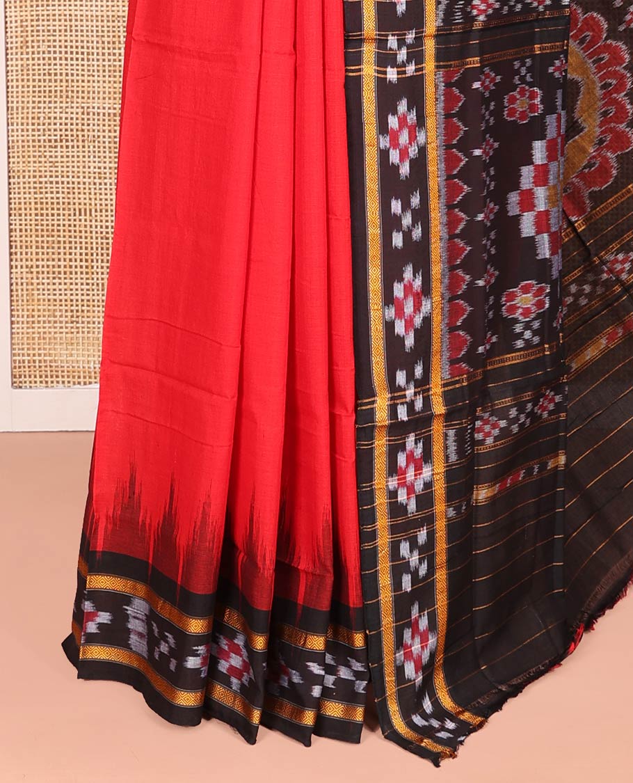 Red Plain Odisha Cotton Saree, Complemented by a Contrast Temple Border of Pasapalli Weaves, Pallu Features Intricate Patterns, and Has No Blouse