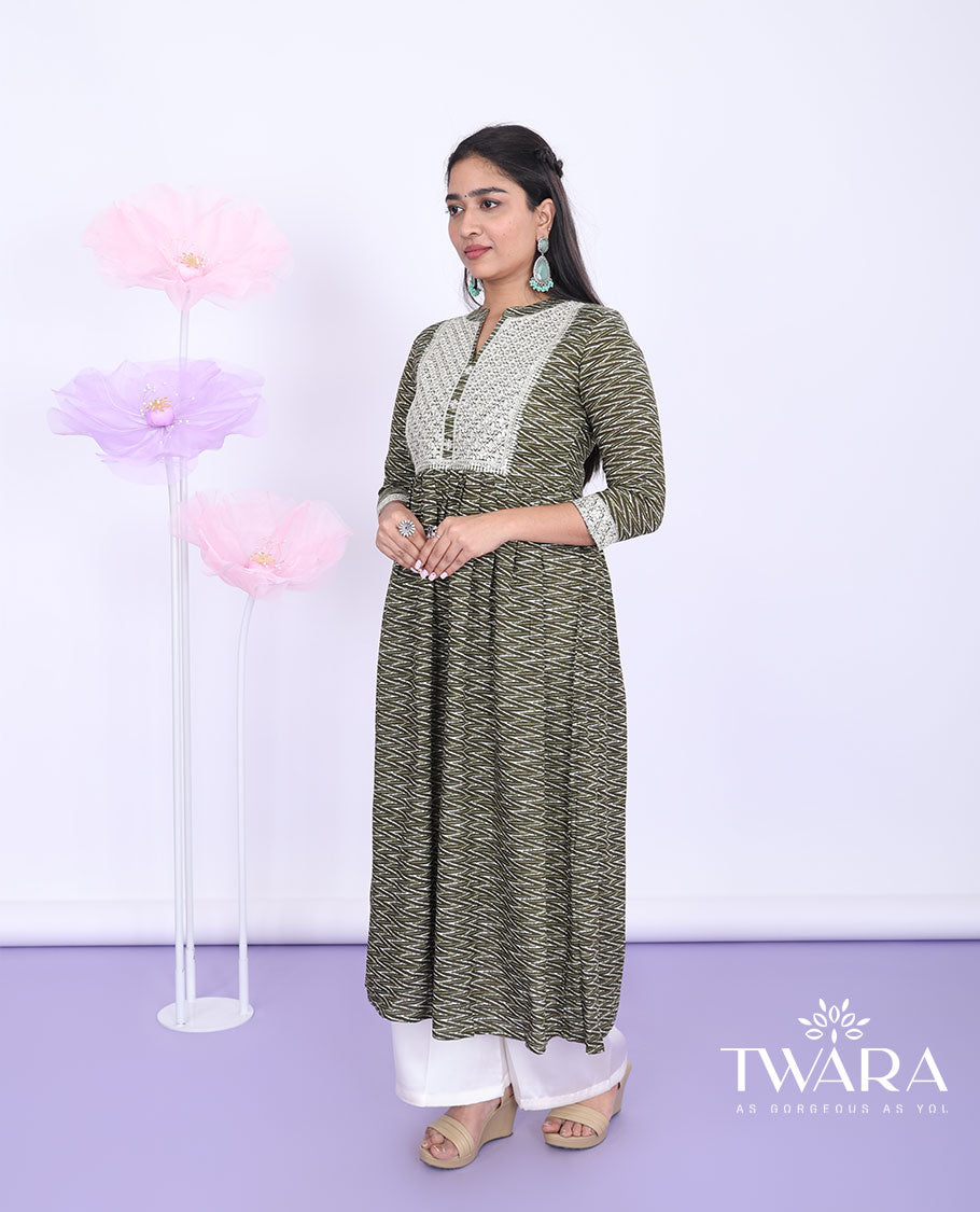 Twara green chevron print & neck embroidered Chinese collar with 3/4th sleeve cotton a-line below-knee kurti