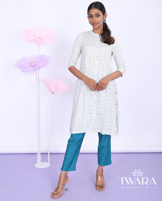 Twara cream argyle printed Chinese collar with 3/4th sleeve rayon straight-cut knee-length kurti