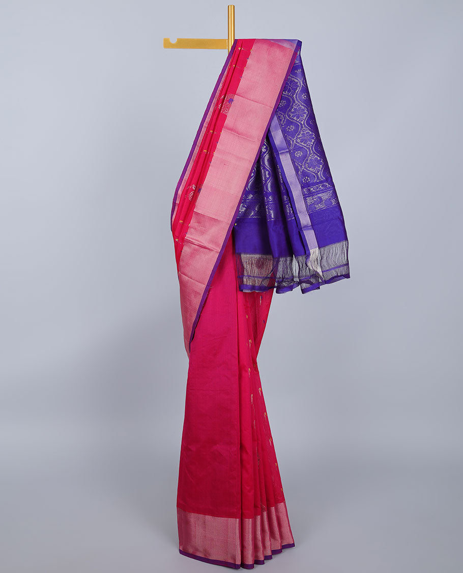 Pink kuppadam cotton saree with buttas, plain border & contrast pallu of ogee patterns