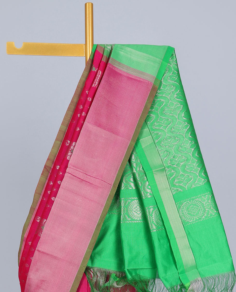 Pink kupadam cotton saree with buttas, plain border & contrast pallu of ogee patterns