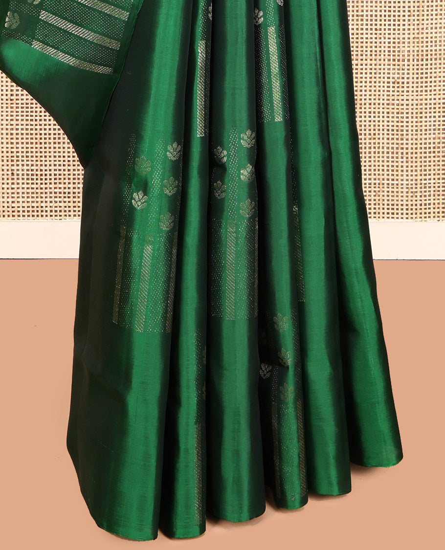 Borderless Green Mayuri Lite Silk Mix Saree, Impeccably Styled with Zari Buttas, Contrast Pallu of Intricate Designs, and a Contrast Blouse