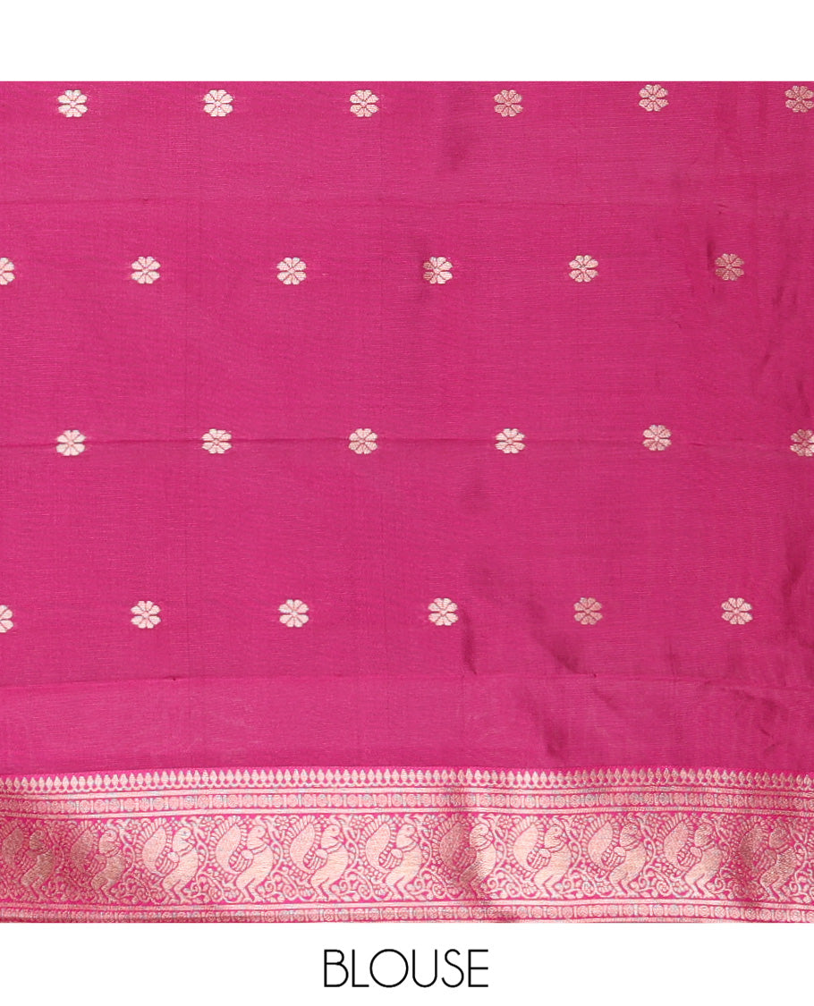Green Kanchi Silk Saree Features Mayil-Chakram Buttas, a Contrast Traditional Border, Jaal Pallu, and a Contrast Blouse