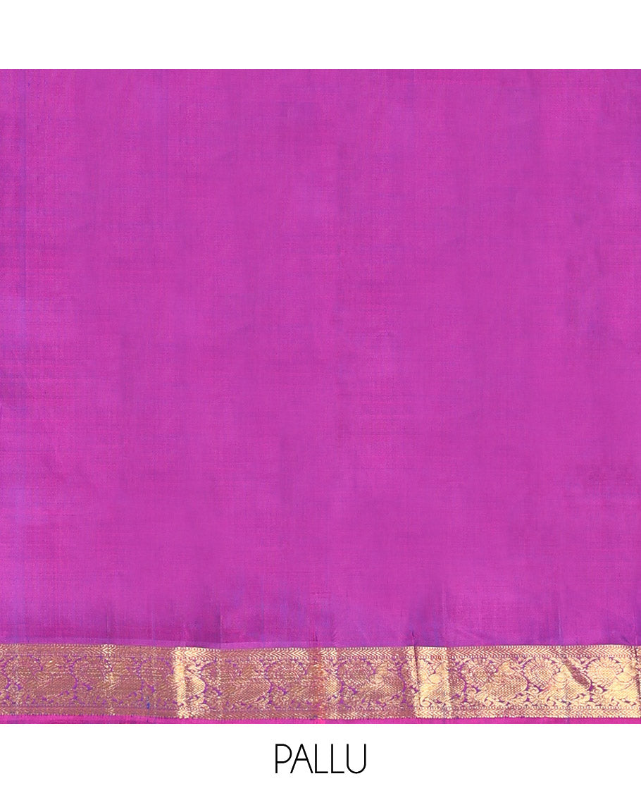 Blue Kanchipuram Silk Saree, Artfully Woven with Mayil Chakram Buttas All Over Its Body, Complemented by a Contrast Border of Muthu, Kathir, and Mayil Designs, Grand Jaal Pallu, and Paired with a Contrast Blouse