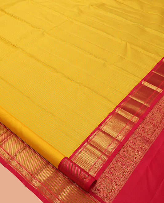 Yellow Checked Kanchipuram Silk Saree, Contrast Korvai Border of Salngai, Muthu, Zari Stripes, Mayil, and Manga Design, Jaal Pallu, and a Contrast Blouse