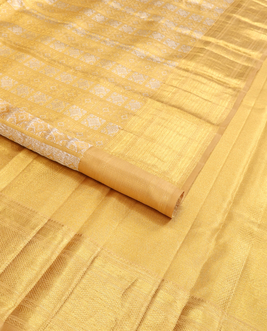 Gold zari jacquard silksaree, zari border of muthu,kodi visiry & chevron designs & bogudi,kuyil kann & zari stripes