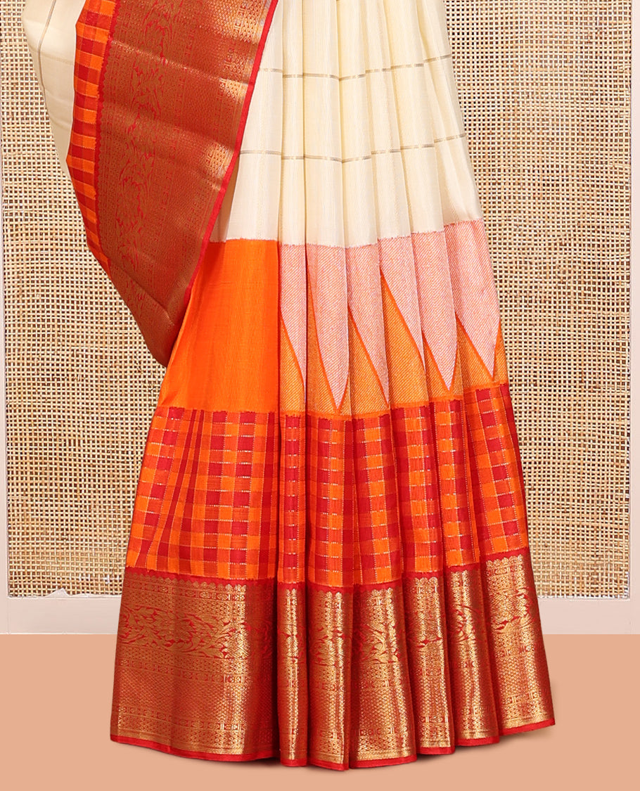 Cream Samudrika Silk Saree, Meticulously Crafted with Zari Butta Enclosed Checks, Contrast Checked Thazampoo Rekku Border of Kodi Visiry Designs, Grand Pallu, and a Contrast Blouse