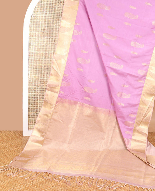 Light pink paisley design soft silk saree with contrast paisley design border & floral enclosed checked design pallu