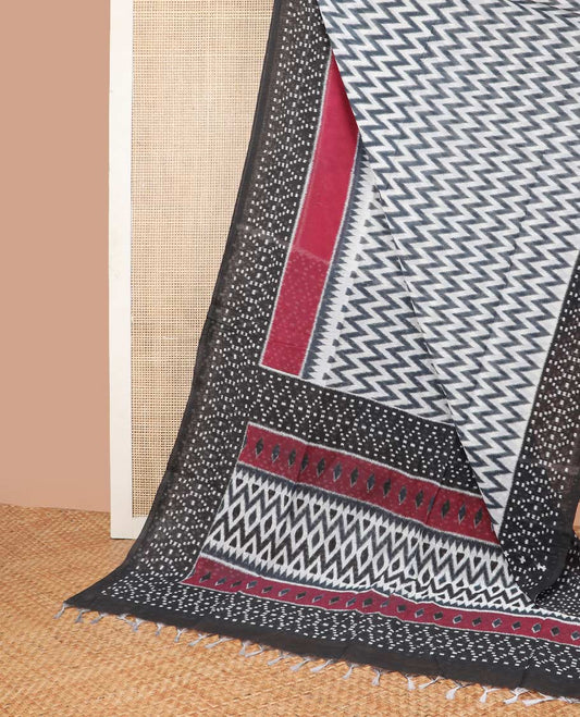 White chevron design mul mul cotton saree with contrast geometric design border & argyle design pallu