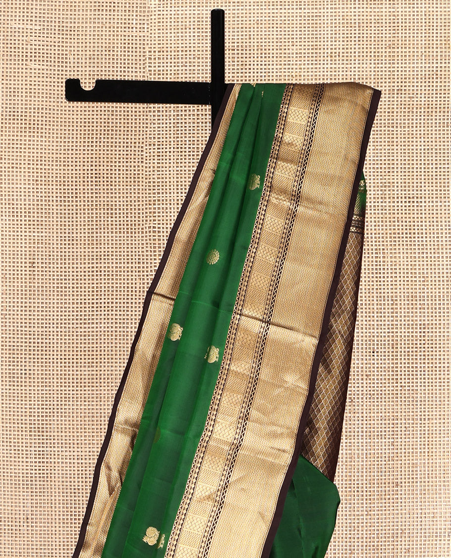 Green Vasundhara Lite Silk Mix Saree, Adorned with Zari Buttas, Contrast Border of Muthu, Rudraksha, Paiyadi Kattam, and Mayil Kann, Jaal Pallu, and a Contrast Blouse
