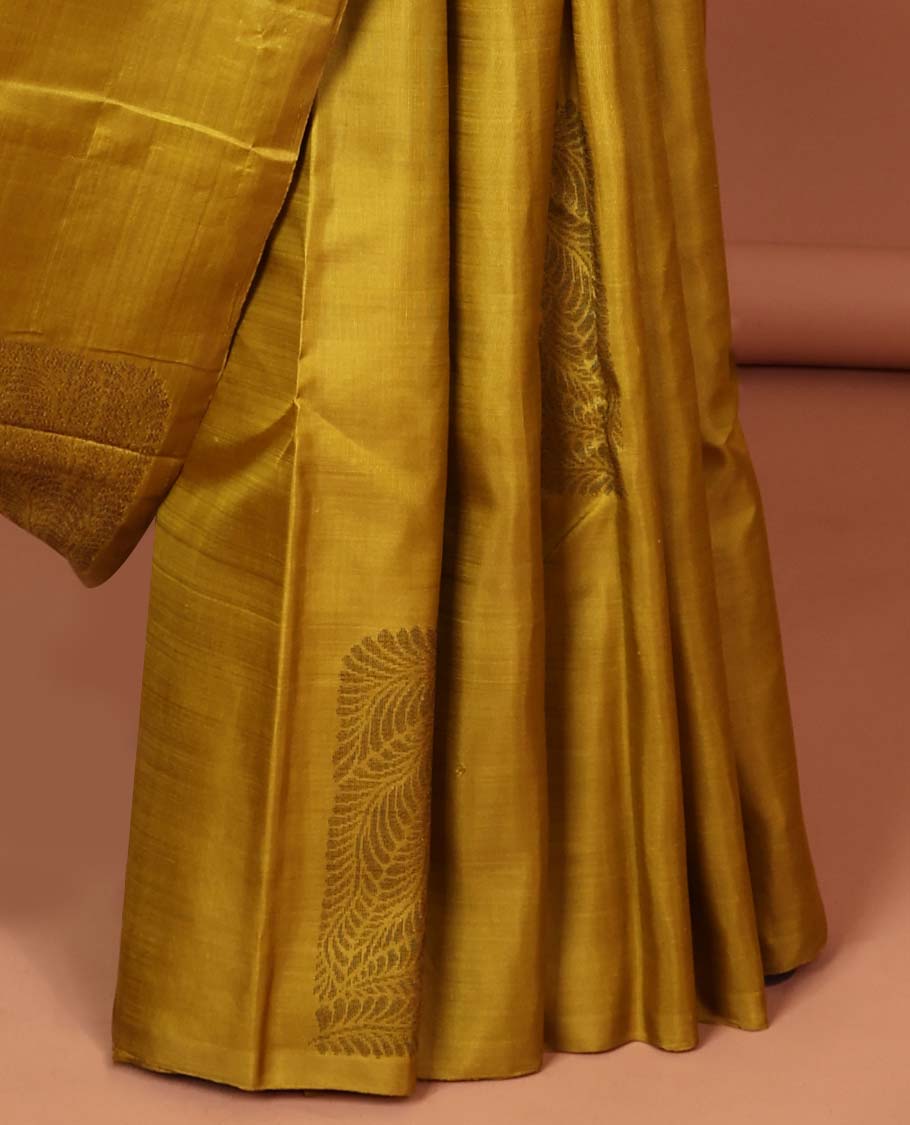 Borderless green zari buttas Kanchipuram silk saree,  self-pallu of intricate designs weave