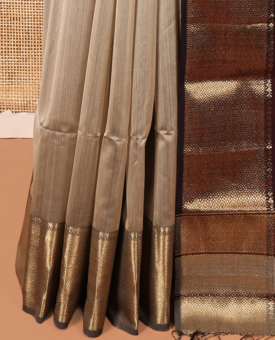 Beige Maheshwari Cotton Saree, Woven with Buttas, Complemented by a Contrast Traditional Zari Border, Zari Buttas Pallu, and a Contrast Blouse