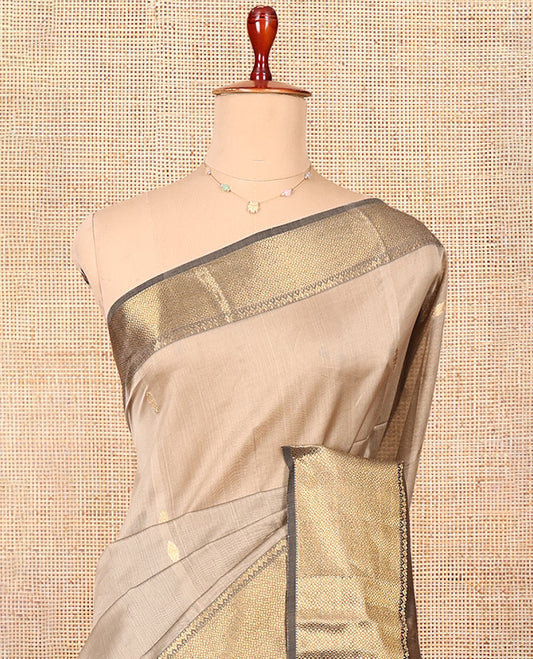 Beige Maheshwari Cotton Saree, Woven with Buttas, Complemented by a Contrast Traditional Zari Border, Zari Buttas Pallu, and a Contrast Blouse