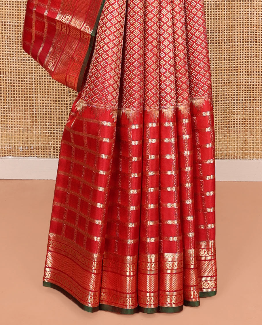 Red Kanchipuram Wedding Silk Saree, Delicately Woven with Jacquard Design on Its Body, Highlighted by Zari Border of Annam, Chakram, Neli, Muthu, Kodi Visiry, and Ara Maadam Designs, Grand Pallu of Vanki Designs, and Paired with a Contrast Blouse