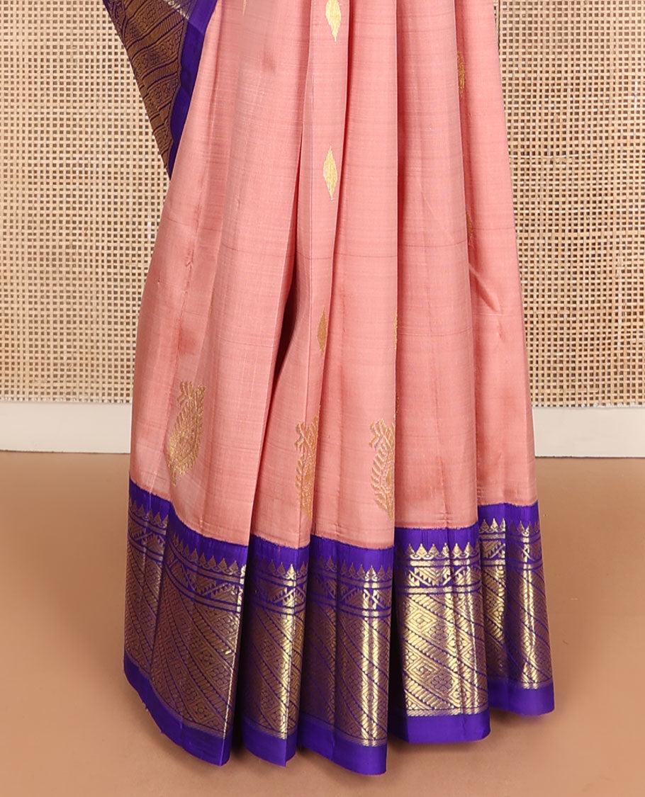 Pink zari buttas kanchipuram silksaree, contrast one-sided korvai border of thilakam mokku,rekku & zari designs & paisley design pallu