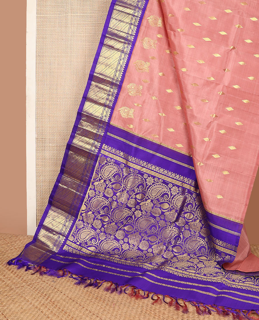 Pink zari buttas kanchipuram silksaree, contrast one-sided korvai border of thilakam mokku,rekku & zari designs & paisley design pallu