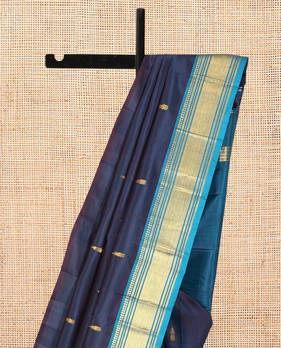 Blue Zari Buttas Kanchipuram Silk Saree, Complemented by a Contrast Border of Panner Sombu, Muthu, Banaras, and Mayil Kann Design, Pallu of Zari Design, and No Blouse