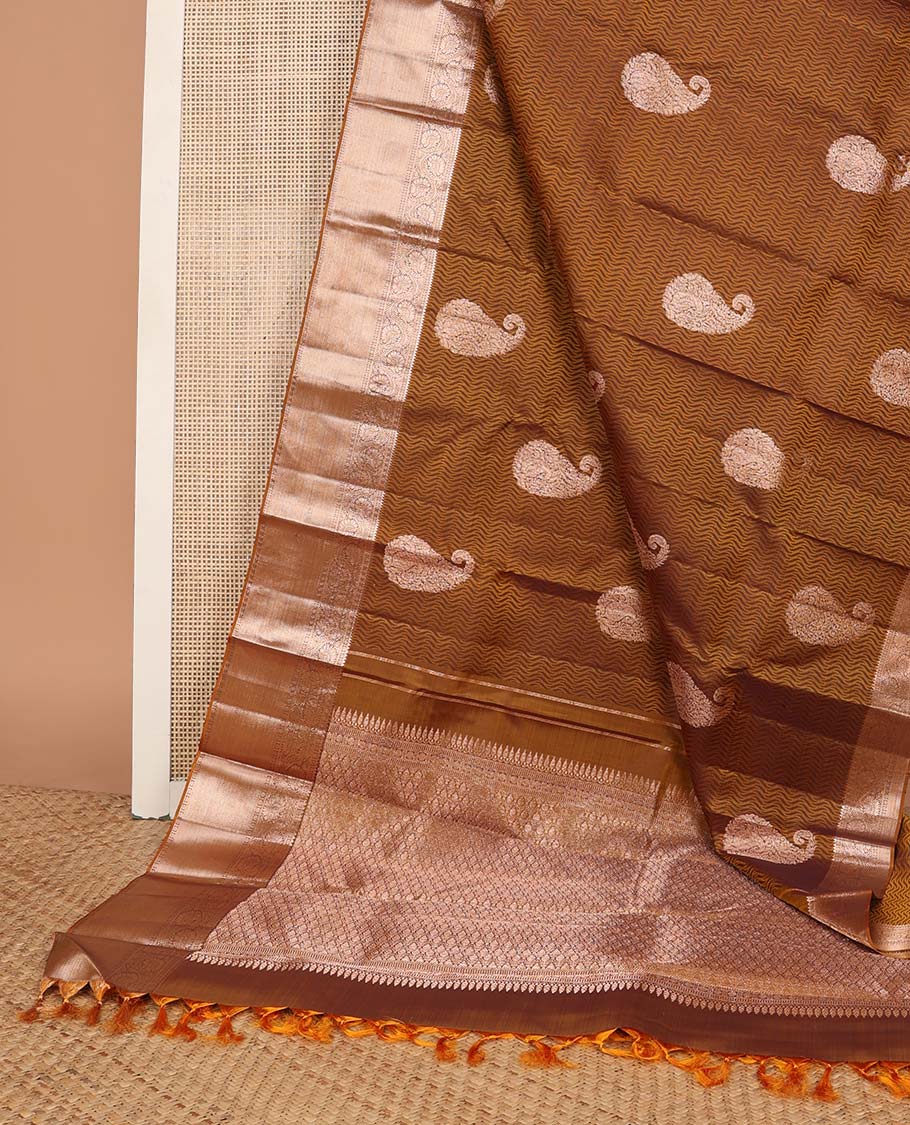 Brown wave, manga design silk saree with contrast border of rekku, paun, kodi visiry, banaras design & zari design pallu