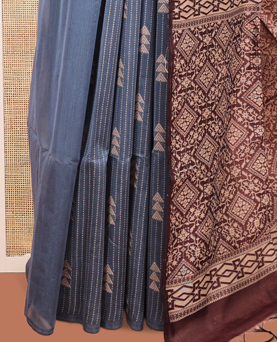 Borderless Grey Semi-Silk Cotton Saree, Delicately Woven with Dotted Stripes and Triangle Buttas All Over Its Body, Complemented by Contrast Pallu of Intricate Designs, and Paired with a Contrast Blouse