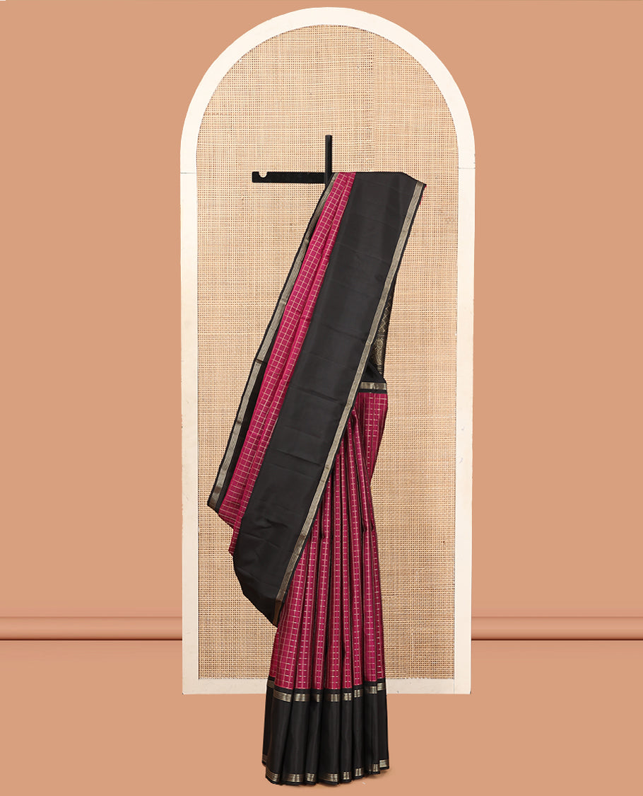 Purple Checked Kanchipuram Silk Saree, Complemented by a Contrast Bodi Border, Grand Jaal Pallu, and a Contrast Blouse