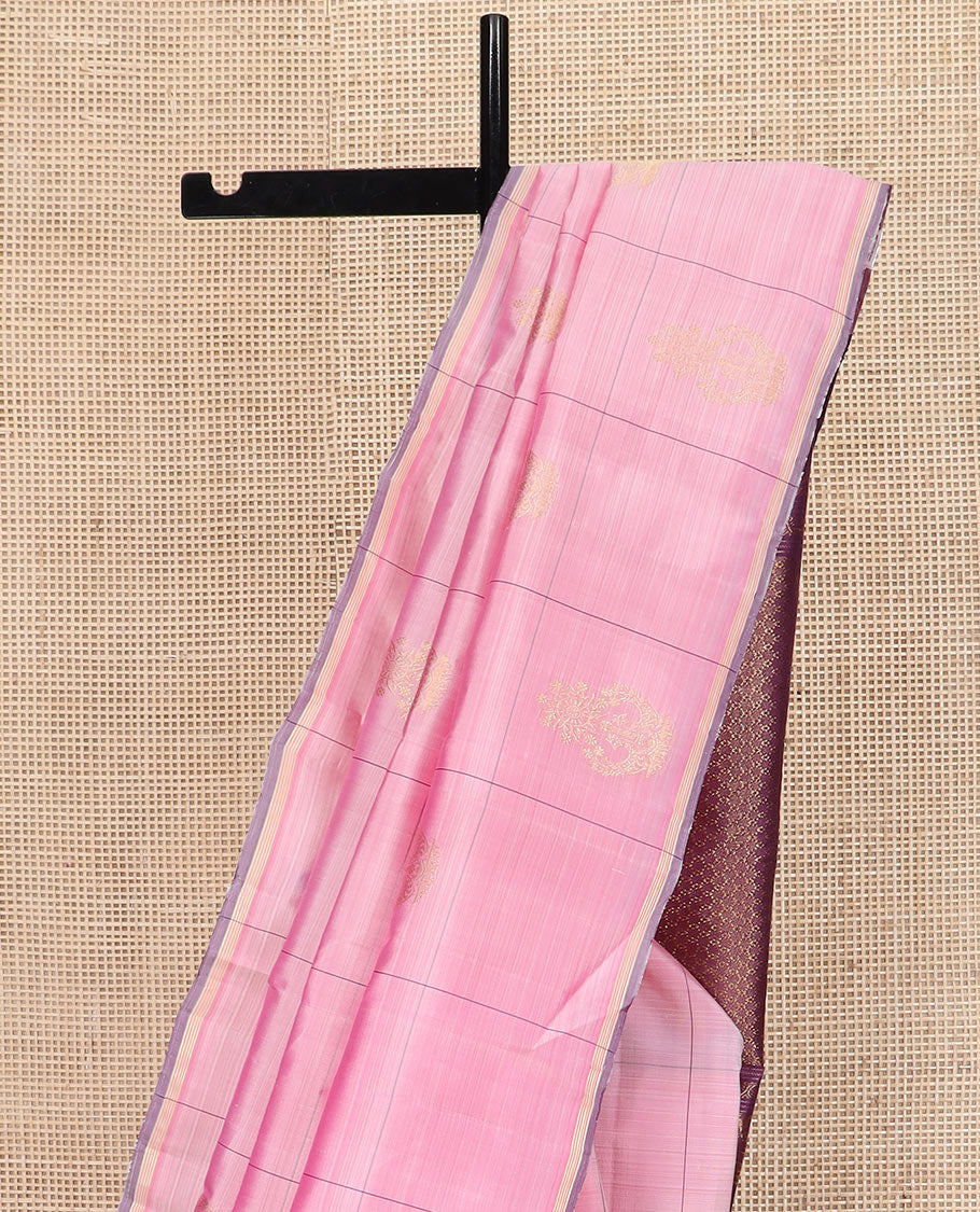 Pink Kanchipuram Silk Saree Featuring Zari Buttas Enclosed in Checks, Complemented by a Contrast Piping Border, with a Pallu Depicting Kodi Visiry and Star Vanki Designs, Paired with a Contrast Plain Blouse