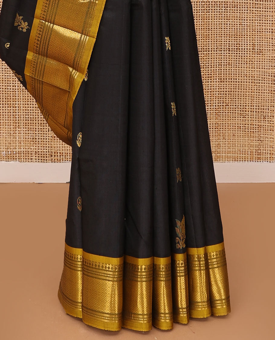 Black zari buttas Kanchipuram silk saree, contrast one-sided border of panner sombu,banaras,muthu & mayil  kann & four-petal floral motifs woven pallu