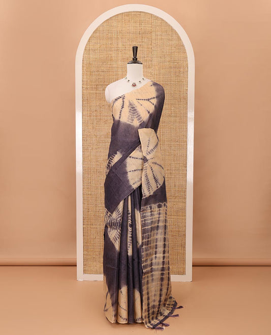 Borderless grey shibori-printed jute tussar silk saree, contrast shibori-printed pallu & contrast blouse