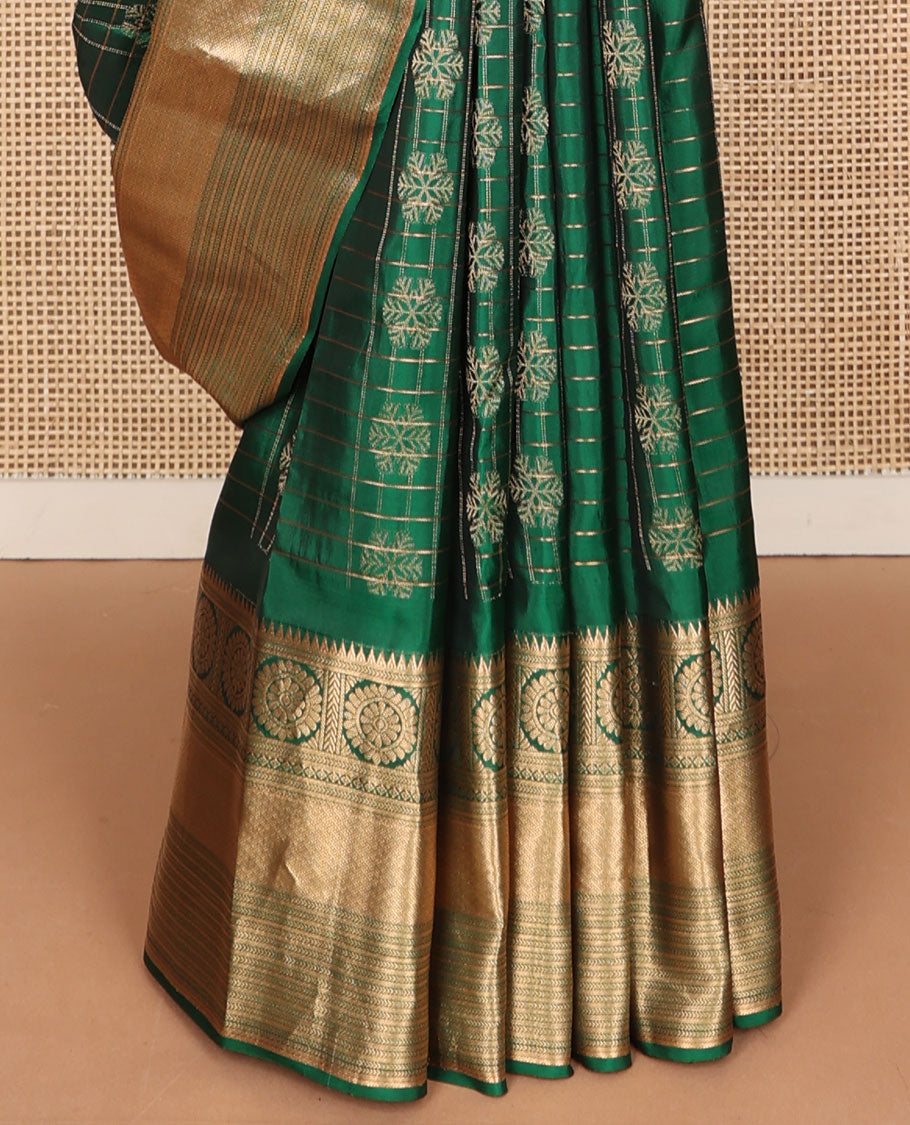 Green zari design vasundhara elite silk saree, zari border of temple, kathir, poo chakram, diamond & paiyadi kann design & jaal design pallu